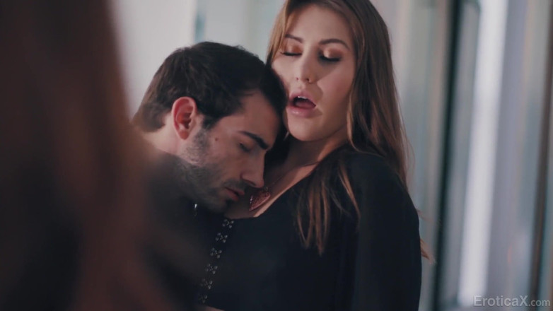 Erotica X: EroticaX - Paige Owens își arată dragostea cu pizda ei umedă care...