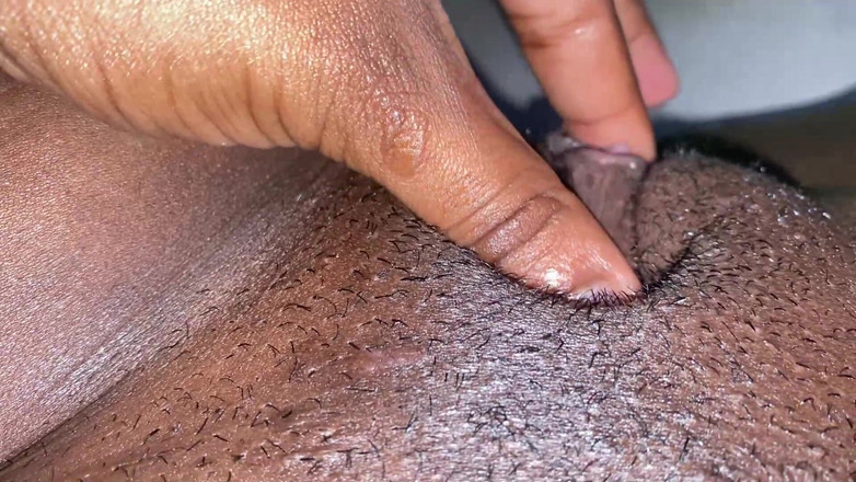 omairaberbatov: Sirvienta Se Moja Con Su Vibrador Nuevo