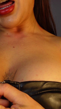 拉链挑逗一个domme诱惑