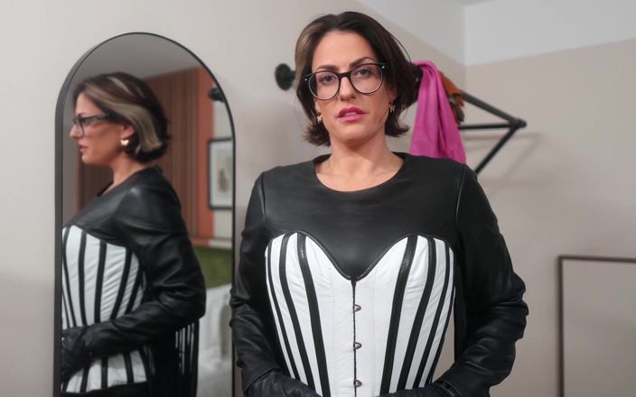 Countess diamond: Obsesión de cuero completo