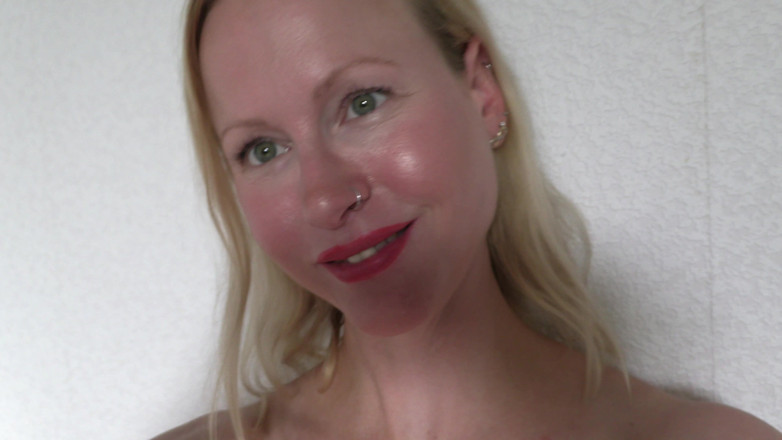 Blondehexe: Dziewczyna wysyła ci selfie
