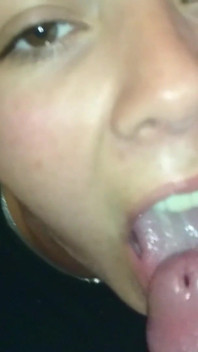 Sperma im mund nach dem blowjob