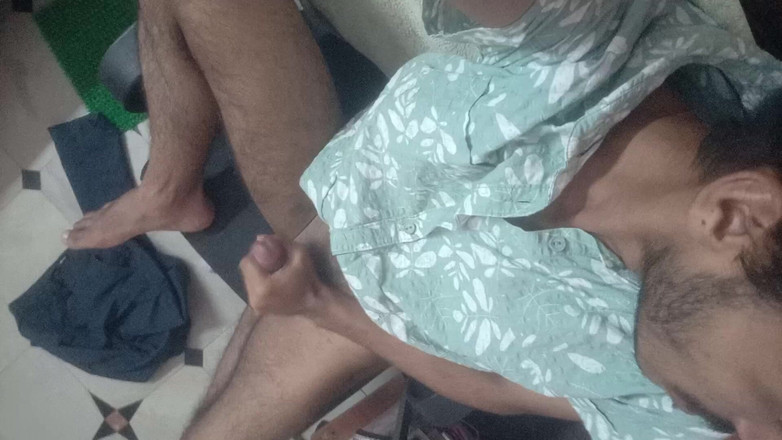 Suhas: Spodní prádlo čichání a výstřik