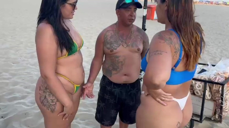 Lidi Ferrari: Penjual pantai dalam bungkusan masin memakan dua gadis panas itu...
