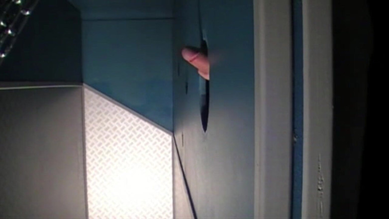 AMATOR PORN MADE IN FRANCE: Asan succhia nei gloryhole e viene scopata in bagno