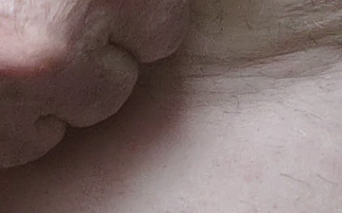 Karlchengeil: Titplay closeup