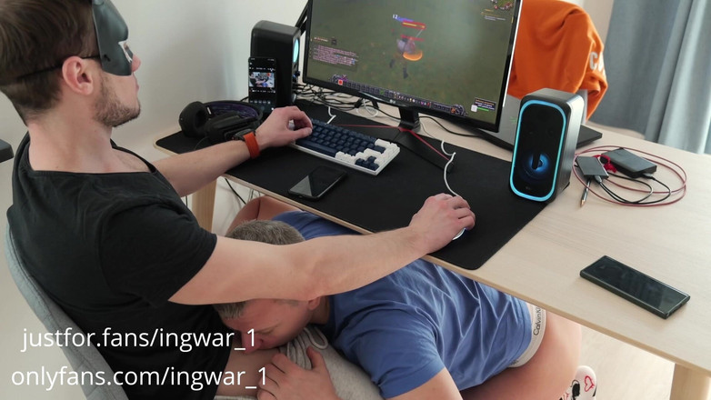 ingwar_1: 很多性爱，大量的精子，不同的姿势，生活是伟大的