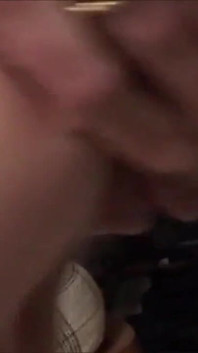 Tongkat dildo ini dalam pantat awak dan biarkan saya rasa bagaimana awak menikmatinya
