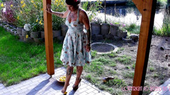 Domina Lady Vampira - SM Studio Femdom Empire: Crushed Summer - 在你的赤脚下溅出橙子