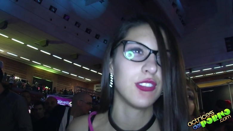 ADP Tube: Fucking among the people of the erotic salon of Barcelona
