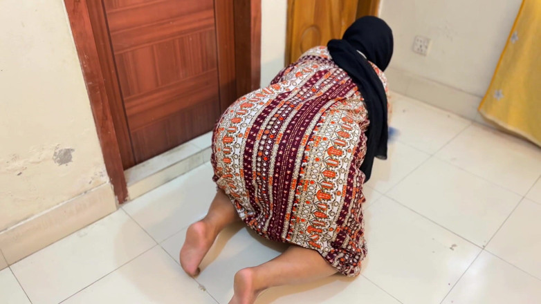 Aria Mia: Egyptská krásná velká prdel vnadná muslimská sexy macecha uvízla pod...