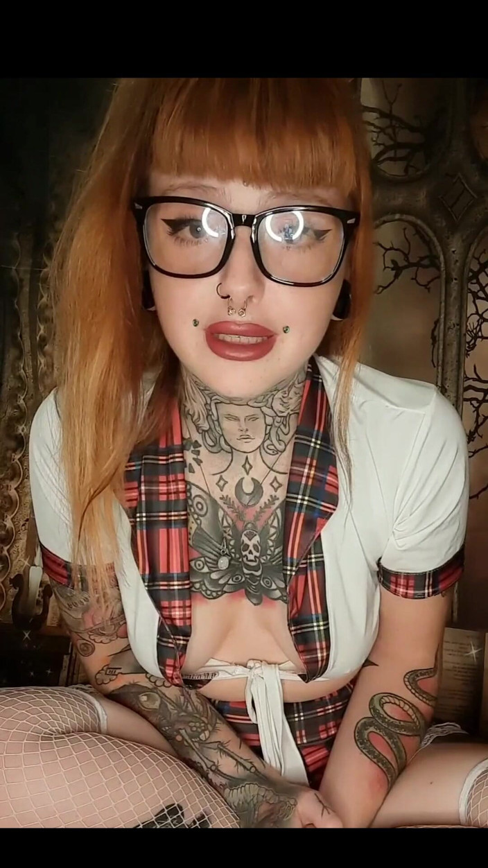 Yourfavecumslut: Giantess Roleplay em Meu Uniforme