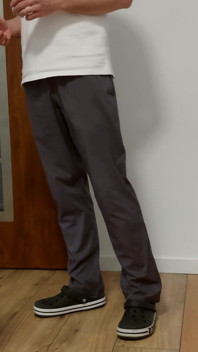 Ragazzo che consegna le pizze si toglie il preservativo e mi sborra dentro 4k