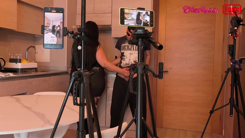 Riderqueen: Video für fans - stiefsohn besucht stiefmutter in der küche