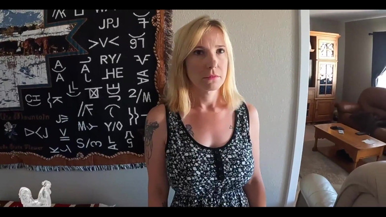 Jane Cane: Enteado reprograma madrasta robô