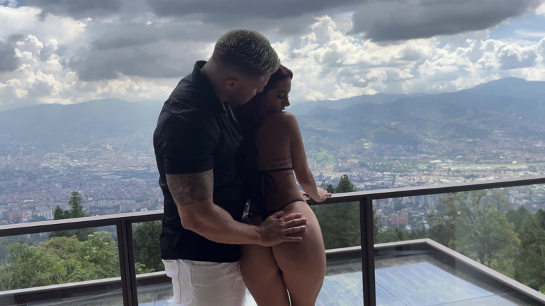 FILOUFITT: Filoufitt Picking the Best Slut in Medellin