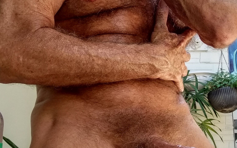 Oilmeupfinal (Mr hairy gardener)