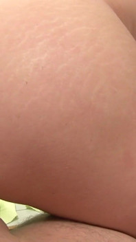Bruneta franceză are parte de pizdă futută puternic 3666