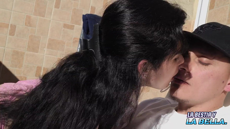 Labestiaylabella: La meilleure éjaculation avec footjob est faite par la meilleure amie...