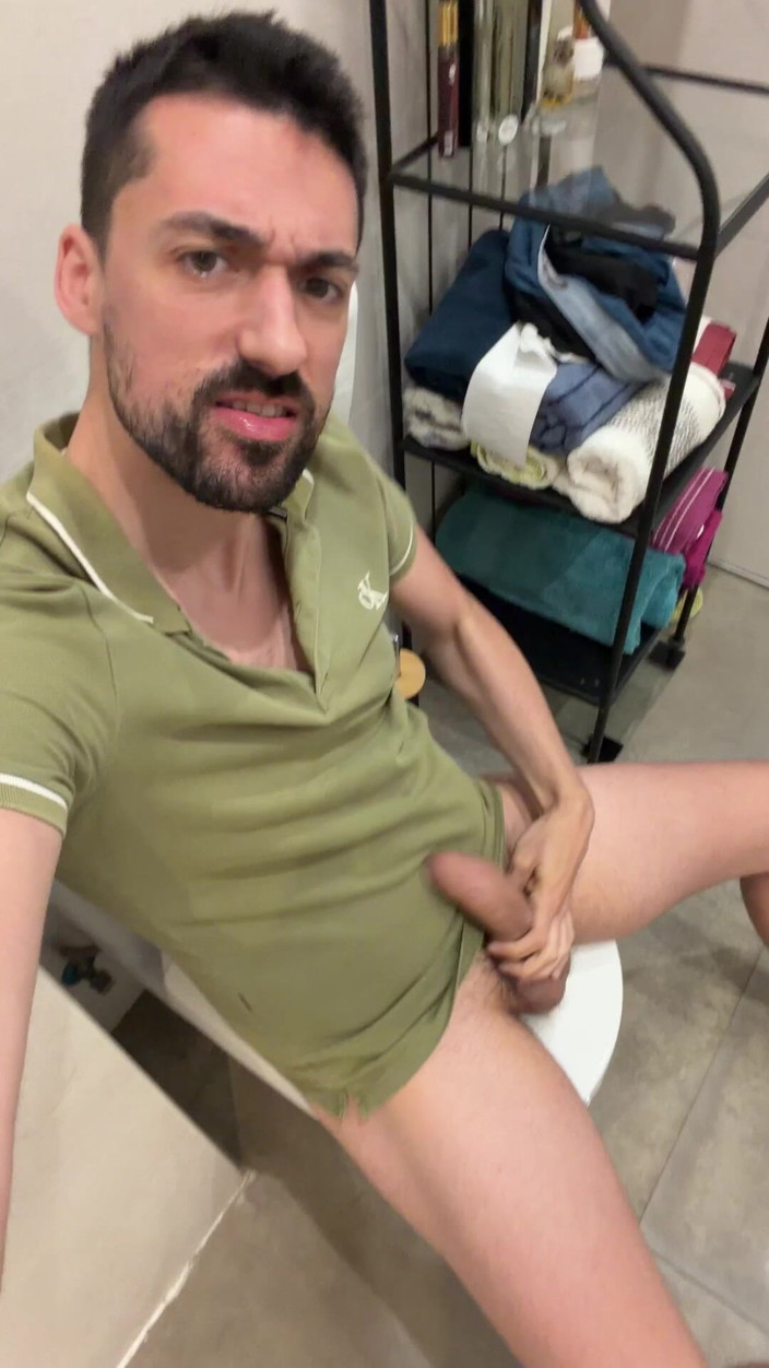Liam Harding: Papa Wichst in Der Öffentlichen Toilette