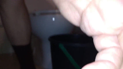 Dildo Man and Cross Hard Sex: mi sbatto il culo in bagno mmmmm