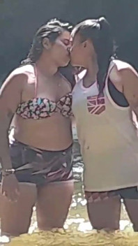 Sexy Couple Wants to Have Sex in the Jungle