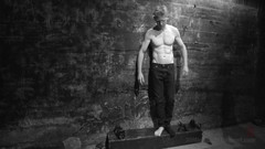 30 Minutes of Torment: Il kickboxer etero viene schiacciato mentre spara il suo carico