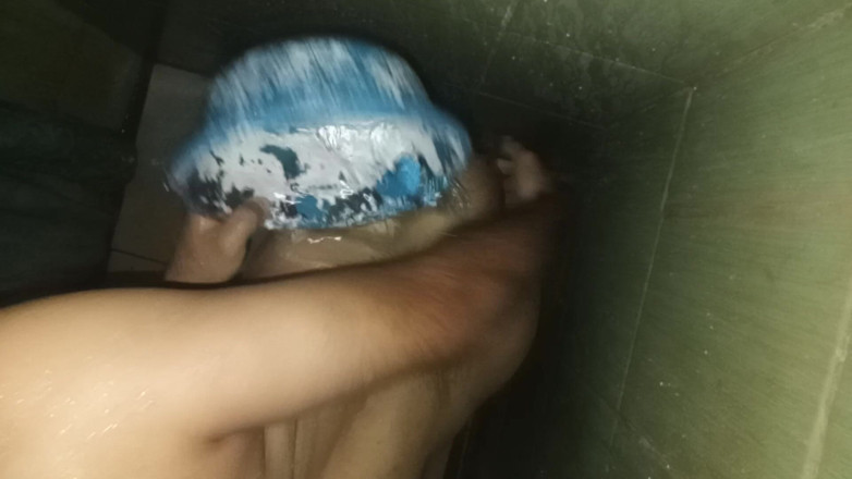 Cute boy jerks off: Hombre Delgado Peludo Se Masturba En La Ducha De Su...