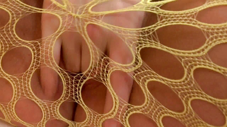 Radical: 丰满少女吮吸鸡巴并给奶交