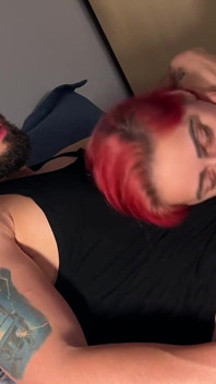 Camila m’a sucé dans le noir et m’a chevauchée jusqu’à ce que je lui éjacule dans la chatte