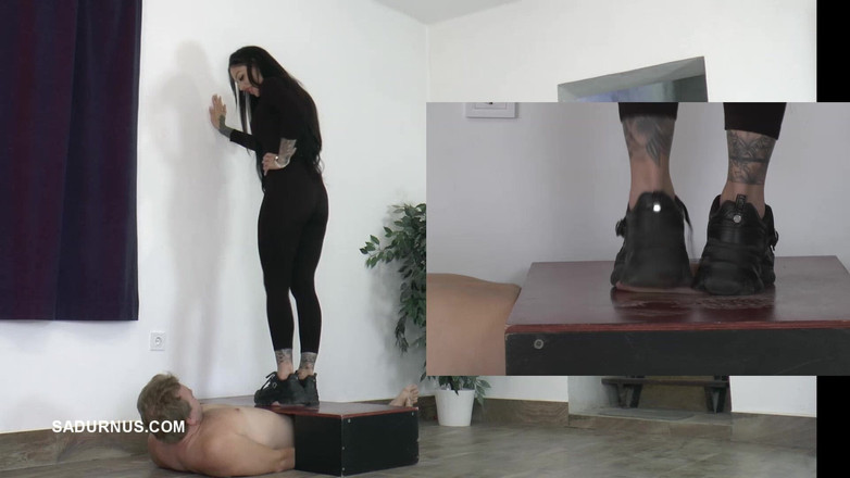 Sadurnus: Slave's Orgasms Under Mistress Cleo's Platform Shoe Pp