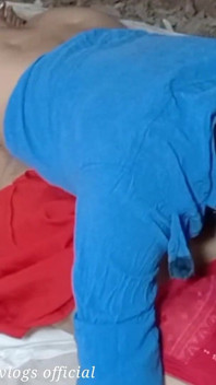 Mientras vaga, la chica mala Netu es follada duro por un trabajador de la construcción en el sitio de construcción