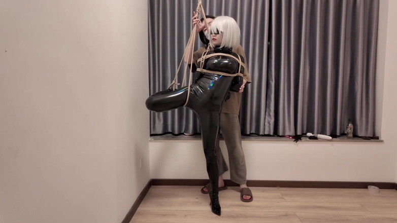 Aisan girl bondage: Deri ceketli hs20-kız bağlandı ve sonra disipline edildi