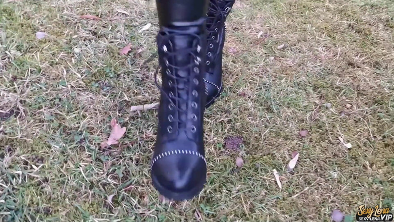 Goddess Lena: Outdoor JOI dla footlovers