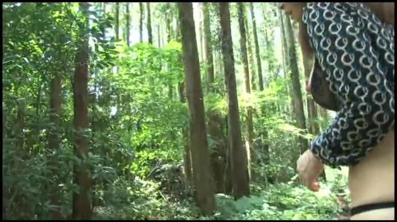 Raptor Inc: Phụ nữ đã kết hôn ở độ tuổi 50, lộ hàng tại phim tài...