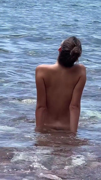 Super Risky Blowjob on Beach with 18yo Amateur Teen - Yoya Grey