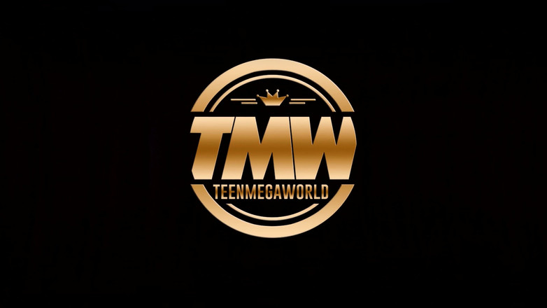 Teen Mega World: Dua mainan seks di dalam cewek mungil rambut pirang