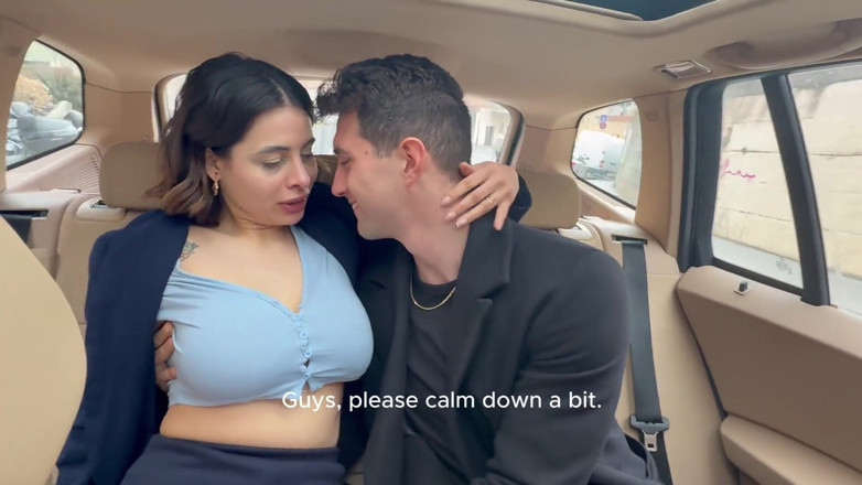 Valentino Roca TV: Le Chauffeur Est Invité À Un Trio D’un Couple Amoureux