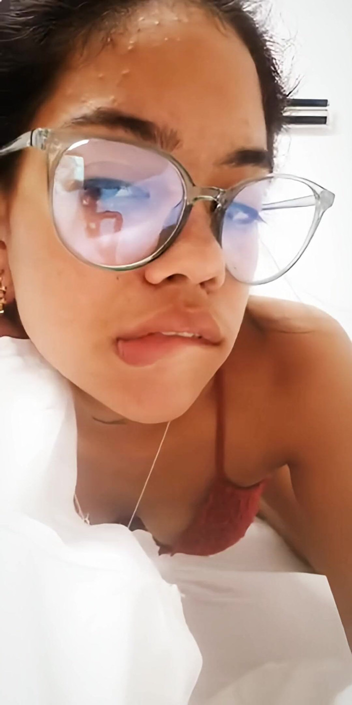 Thalia La Cangri: Ich verziehe mich als Krankenschwester, um meinem freund ein video...