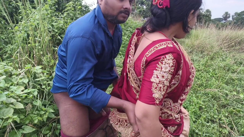 Sona bhabhi: Bini rumah kampung Odia keras - kongkek teras dengan teman lelakinya...
