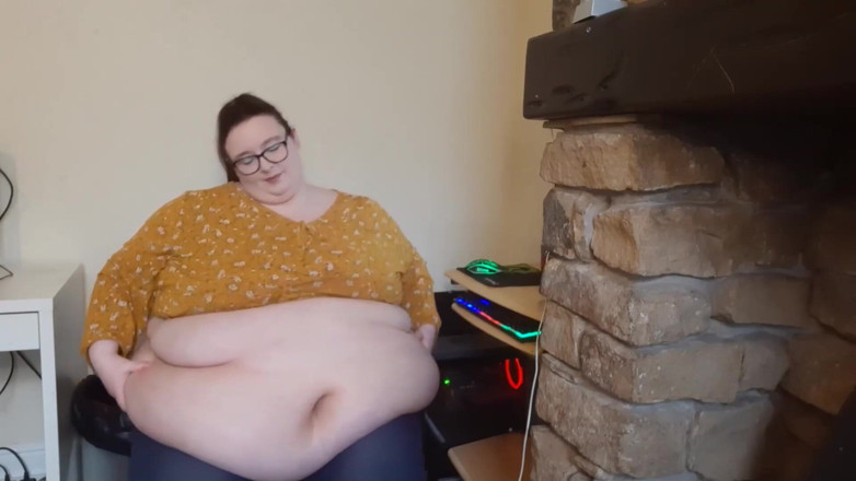 SSBBWLadyBrads: Fată grasă se chinuie la birou