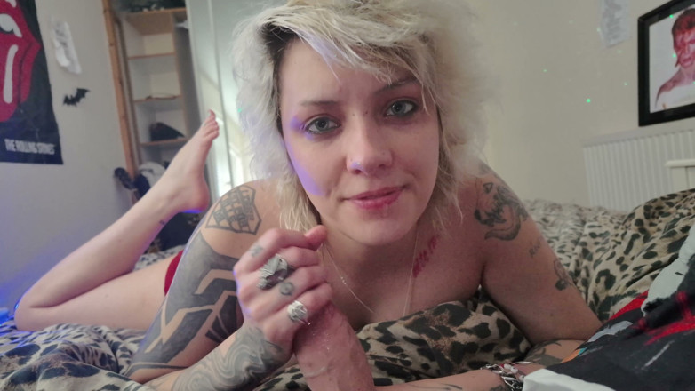 Glitterqueen1999: Good Moaning, Babe - Gfe Morning Blowjob