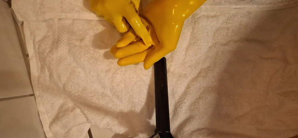 Dreamofevolution: Mănuși din latex