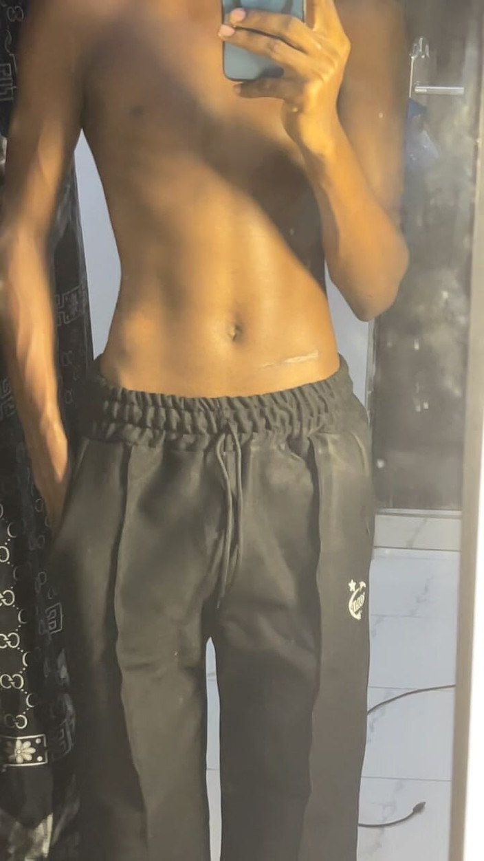 Aded-Toxic: Štíhlá twink s velkým černým pérem 2