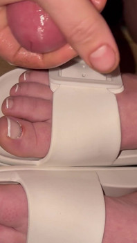 Feetlover kommer på fötter