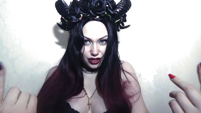 Goddess Misha Goldy: Succubus आपके बीज की भूखी है