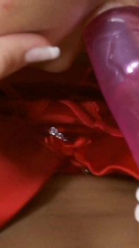 Glamoureuze lesbische seks met pornosterren met grote tieten en sexy visnetlingering
