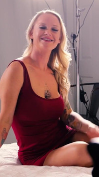 Lernen Sie hotwife carter vor ihrem ersten gangbang kennen