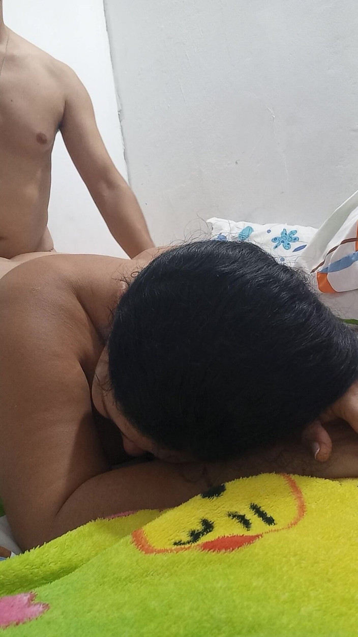 Valkyrie and Luigy Couple: Moje děvka přítelkyně miluje sát moje koule, hluboké hrdlo a...