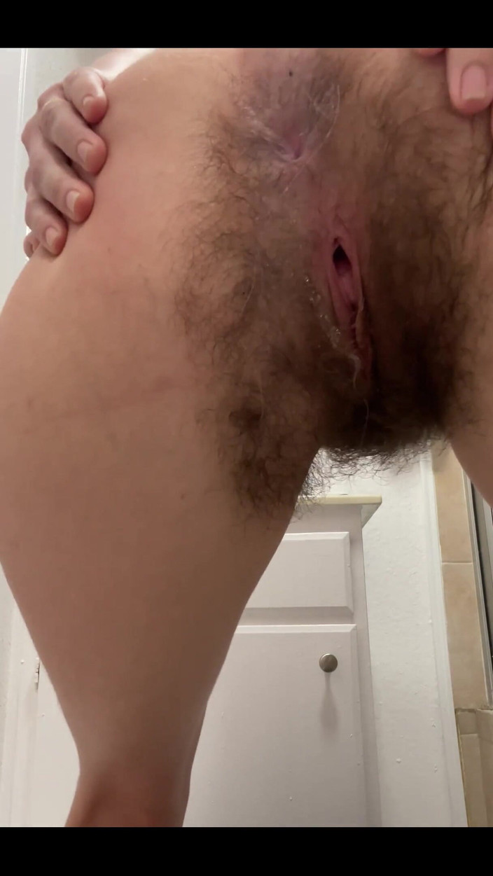 Pearlsage: Волохата пизда писяє ззаду